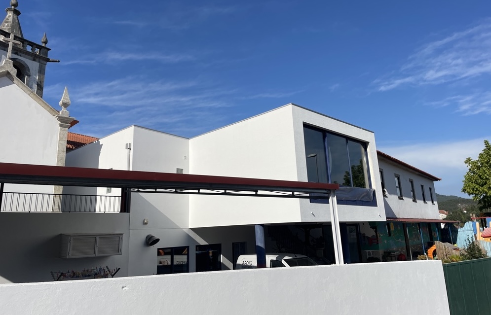 Instalações atuais do Centro junto à Igreja Paroquial